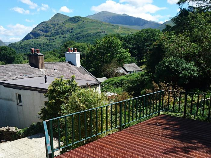 Llety'r Wyddfa, Llanberis, Gwynedd. Close to a shop, pub and lake. Near National Park. Countryside