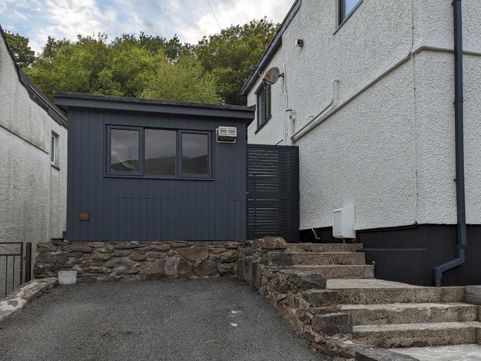 Llety'r Wyddfa, Llanberis, Gwynedd. Close to a shop, pub and lake. Near National Park. Countryside