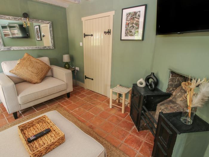 Number 7, Ironbridge, Shropshire. Character. Woodburning stove. Pet-friendly. Allocated parking. TV.
