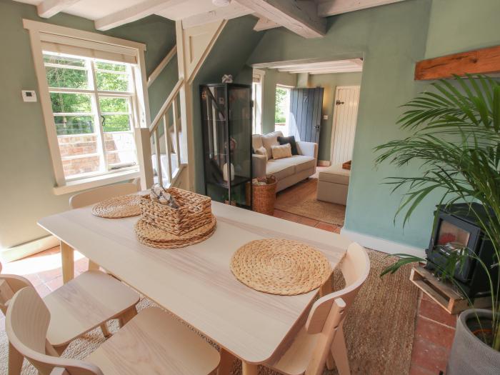 Number 7, Ironbridge, Shropshire. Character. Woodburning stove. Pet-friendly. Allocated parking. TV.