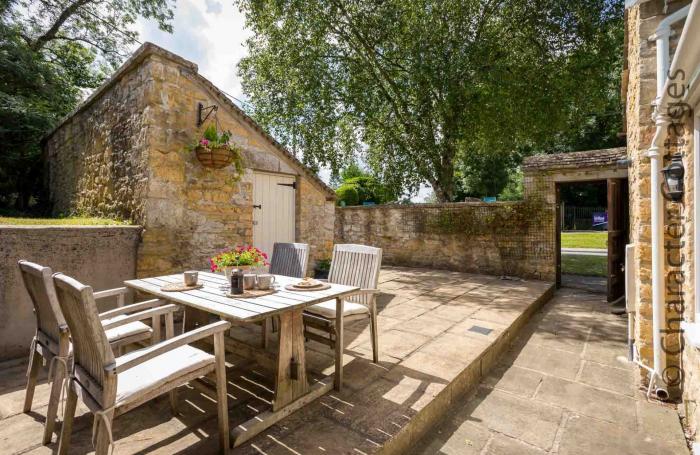 Weir Cottage, Bourton-On-The-Water