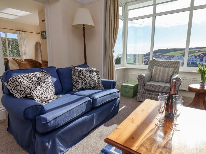 Craigmore, Sandsend, North Yorkshire, close to beach, near National Park, washing machine, parking..