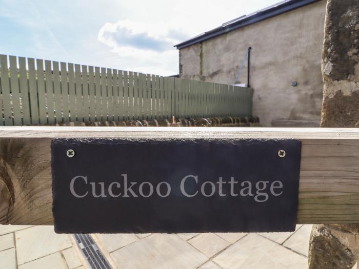 Cuckoo Cottage, Sawood near Oxenhope, West Yorkshire. Couple's retreat. Rural location. Pub. Garden.