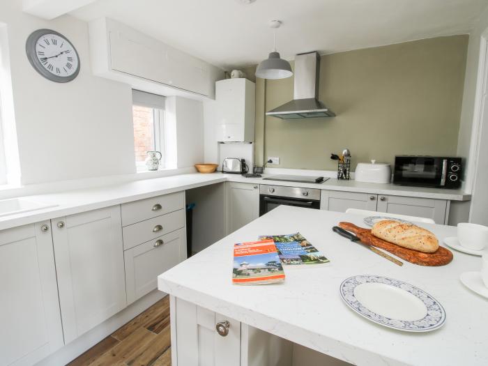 The Ferns, Ludlow, Shropshire, family-friendly, near AONB, close to amenities and river, character,