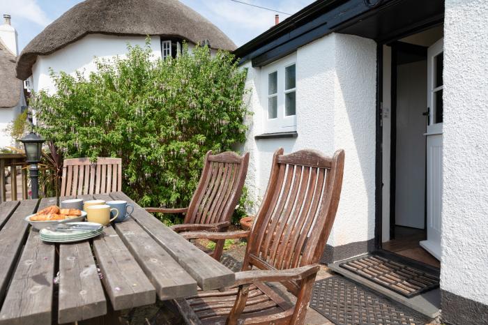 Rose Thatch, Malborough, Devon. Countryside, Near a National Park, Woodburning Stove, Cottage, Patio