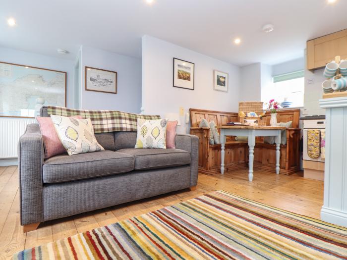 Corner Cottage, near Porthgwarra, Corwall. One-bedroom home, ideal for couples. EV charger. Coastal.
