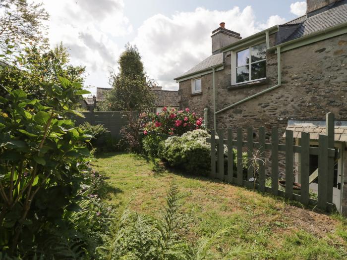 Ashwood Cottage, Newton in Cartmel, Cumbria. Pet-friendly. Enclosed garden. Smart TV. Three-bedrooms