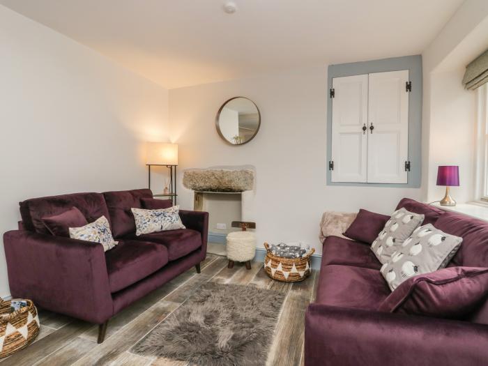 Ashwood Cottage, Newton in Cartmel, Cumbria. Pet-friendly. Enclosed garden. Smart TV. Three-bedrooms