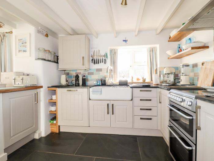 Jonwyns, Trewarmett Cornwall. Close to amenities. Underfloor heating. Off-road parking. Dog-friendly