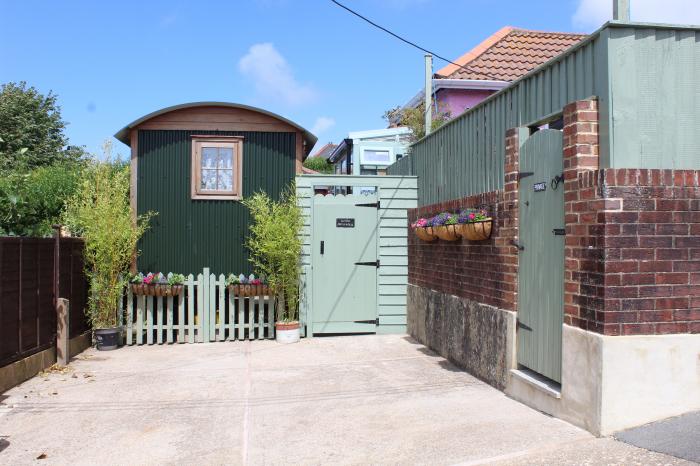 Little Worsley and The Sheperds Hut, Wroxall