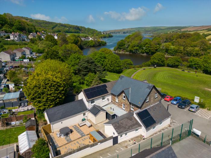 Teifi Villa in St Dogmaels, in Pembrokeshire. Enclosed garden, hot tub, off-road parking, two pets.