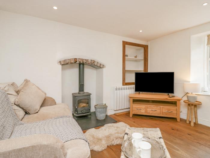 Nans Cottage, is in Spark Bridge, in Cumbria. In National Park. Two-bedroom cottage. Pets welcomed.