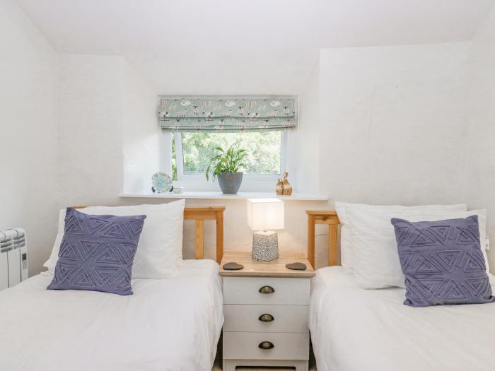 Nans Cottage, is in Spark Bridge, in Cumbria. In National Park. Two-bedroom cottage. Pets welcomed.