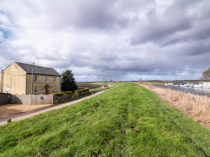 Church Farm, Littleport, Norfolk, River Great Ouse, Ten Mile Bank, Living/dining room, 4bed, Parking