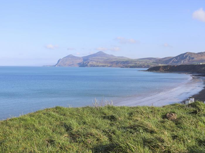 Bwthyn Gwenyn Haf (Summer Bee Barns), Nefyn