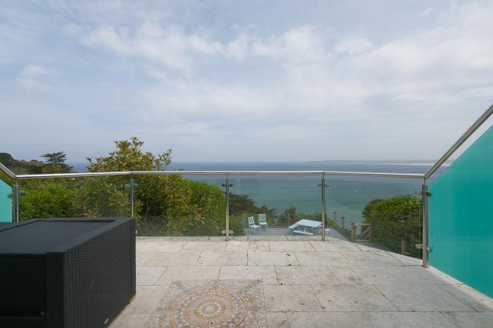 Moonbeams, Carbis Bay, Cornwall. 5-bed, luxury home with sea views and proximity to the beach. Large