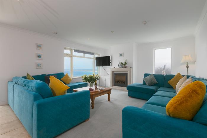 Moonbeams, Carbis Bay, Cornwall. 5-bed, luxury home with sea views and proximity to the beach. Large