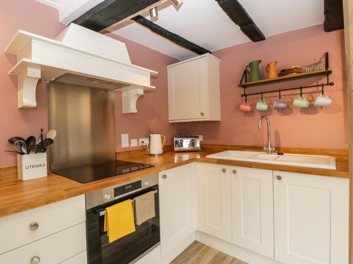 Lavendar Cottage, Malvern, Worcestershire. Three-bedroom, characterful home. Pet-friendly. Near AONB