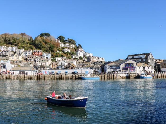 9 Barracuda Flats, Looe