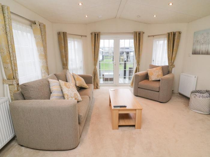 The Bobbin, Number 11, Carnforth. Lodge. Two bedrooms. Off-road parking. Open-plan living area. WiFi