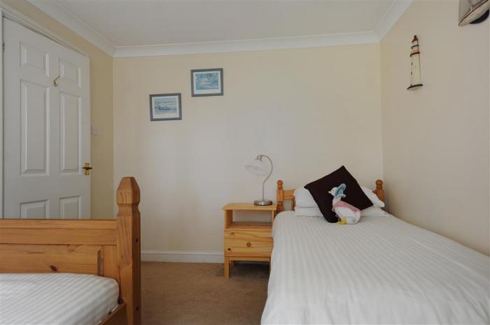 3 Riverside Cottages, Charmouth