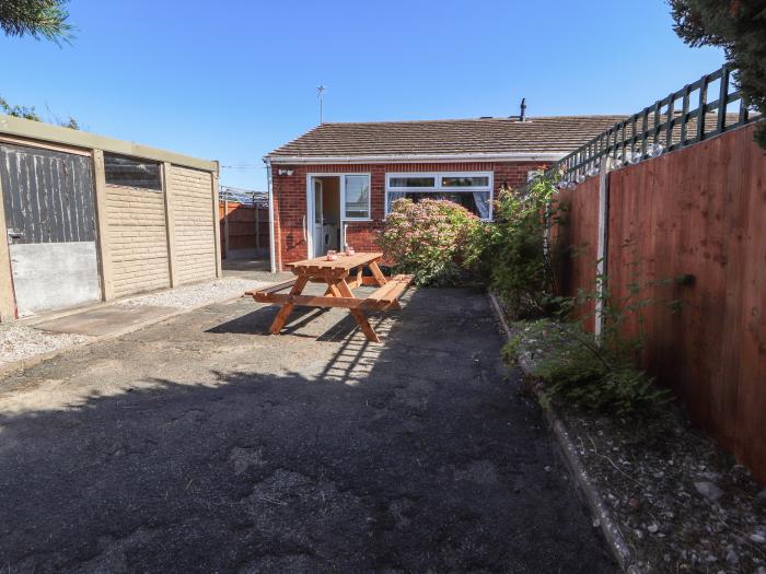 18 Llys Llewelyn, Towyn