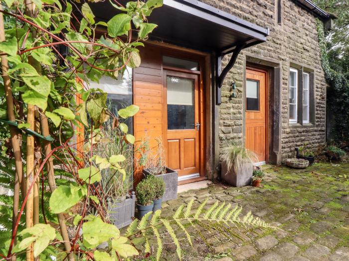 The Stables, Trawden, Lancashire. Two-bedroom cottage with private patio. Pet-friendly. Characterful