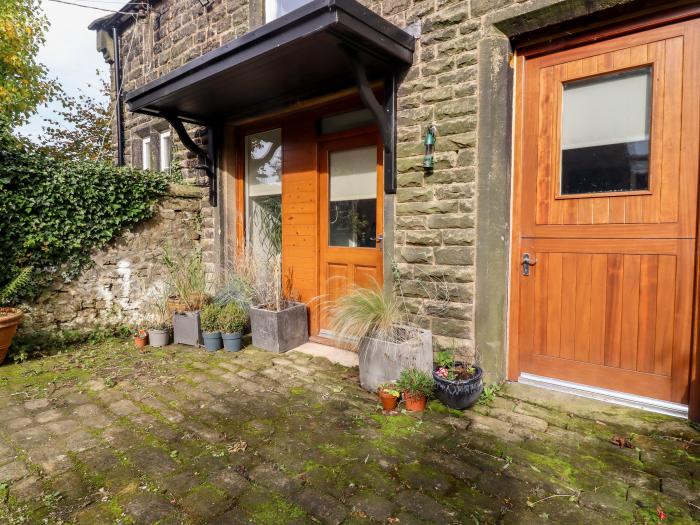 The Stables, Trawden, Lancashire. Two-bedroom cottage with private patio. Pet-friendly. Characterful