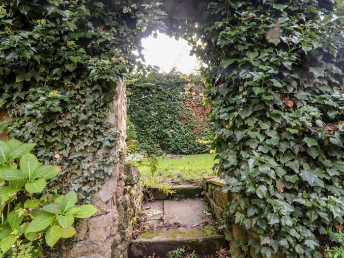 The Stables, Trawden, Lancashire. Two-bedroom cottage with private patio. Pet-friendly. Characterful