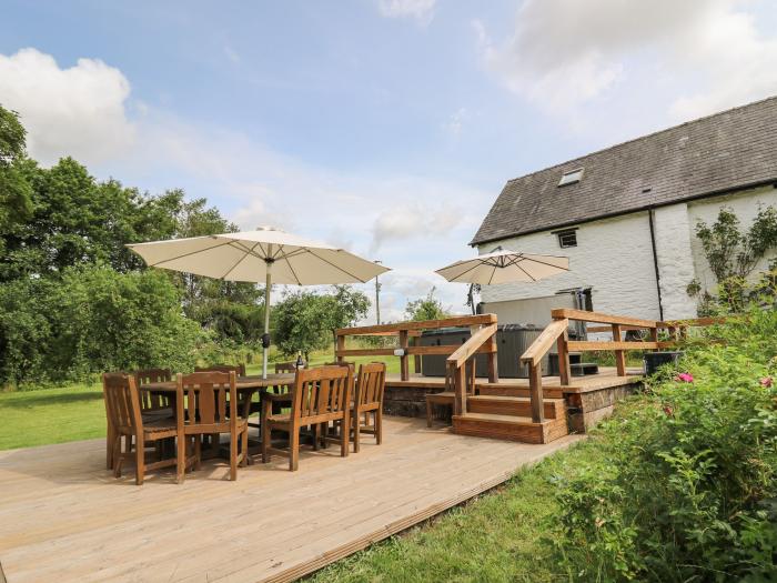 Penarth, Cregrina, near Builth Wells, Powys, in Wales. Hot tub. Smart TV. Woodburning stove. Parking