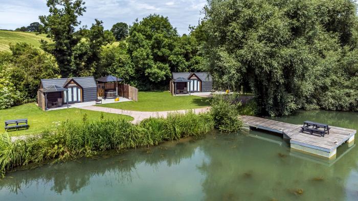 Maple Lodge at Bridge Lake Farm &amp; Fishery, Chacombe