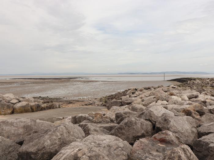 382 on the Bay is in Morecambe, in Lancashire. Ground-floor apartment, with sea views. Pet-friendly.