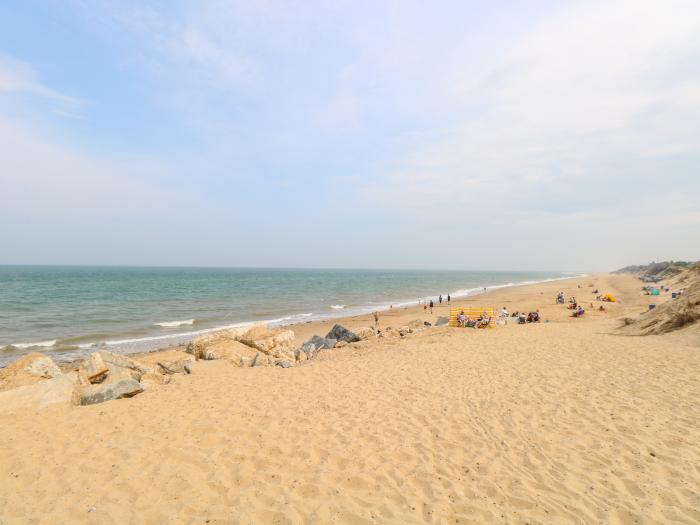 Chalet at Sundowners, Newport, Norfolk, East Anglia, Near a National Park, Parking, Open-Plan, Beach