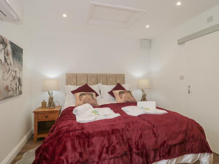 The Hideaway, Brean, Somerset, Near the Mendip Hills Area of Outstanding Natural Beauty, Annex, WiFi