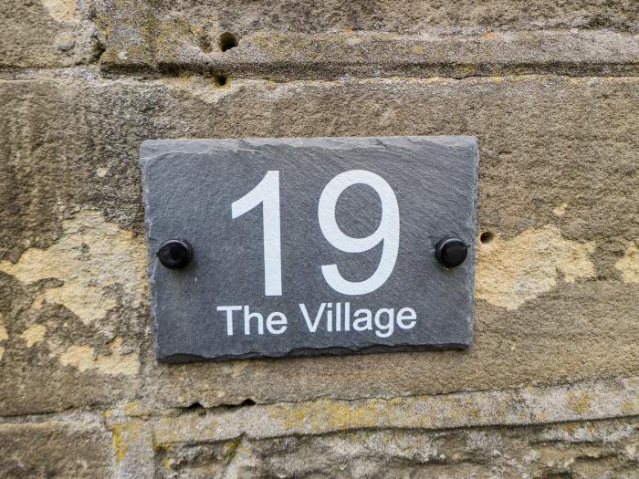 19 The Village, Holmbridge