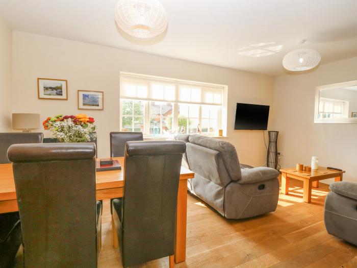 George House in Stalham, Norfolk, East Anglia. En-suite master bedroom. Smart TV. Close to amenities