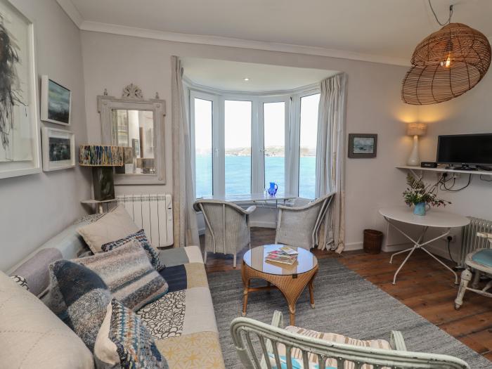 5 Sennen Heights in Sennen Cove, Cornwall. One bedroom. Romantic dwelling. Sea vistas & Pet-friendly