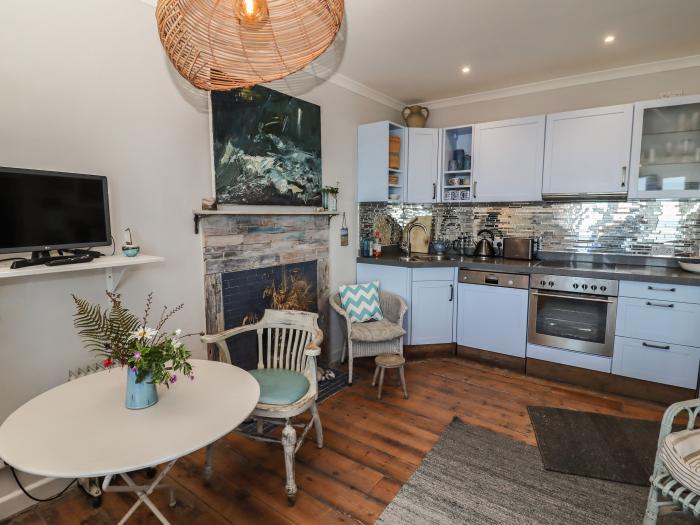 5 Sennen Heights in Sennen Cove, Cornwall. One bedroom. Romantic dwelling. Sea vistas & Pet-friendly