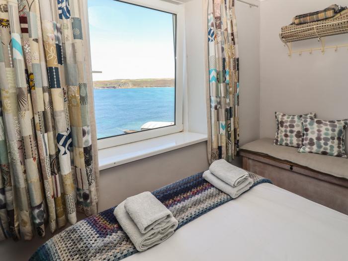 5 Sennen Heights in Sennen Cove, Cornwall. One bedroom. Romantic dwelling. Sea vistas & Pet-friendly