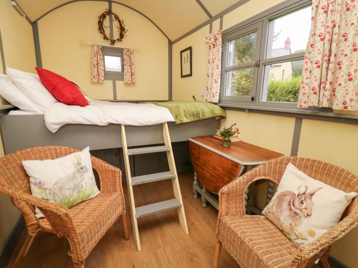 Brown Hare Shepherds Hut, Llangorse