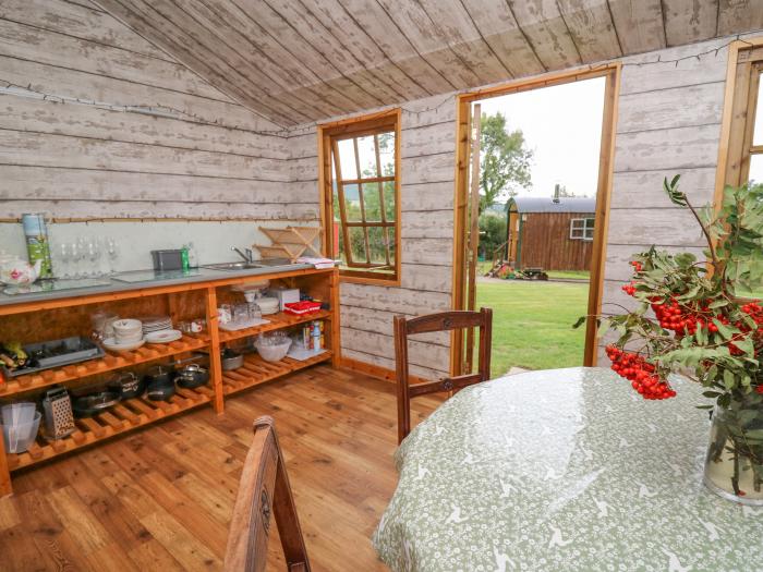 Tilly Gypsy-style Caravan Hut, Llangorse