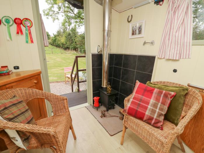 Tilly Gypsy-style Caravan Hut, Llangorse