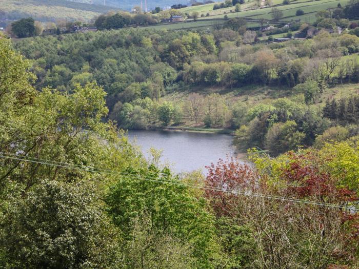 Nook Farm Holiday Cottage, Stocksbridge, South Yorkshire. Three-bedroom home with countryside views.