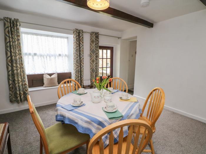Nook Farm Holiday Cottage, Stocksbridge, South Yorkshire. Three-bedroom home with countryside views.