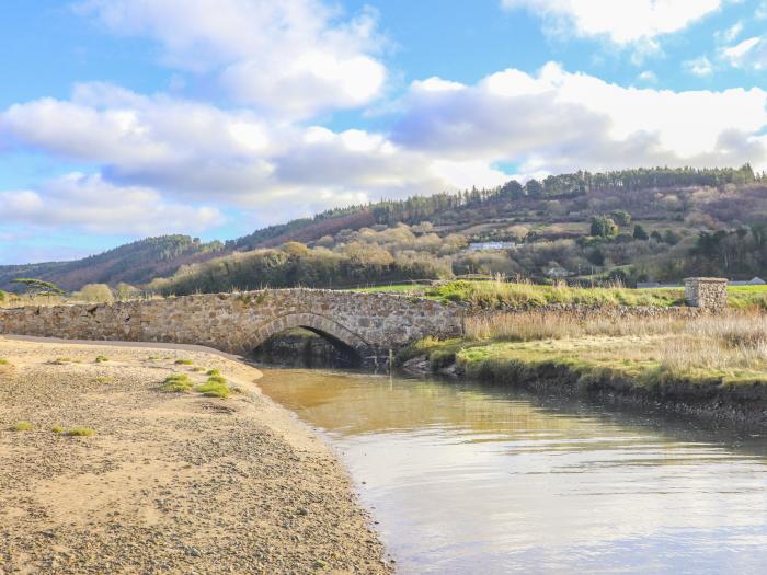 Frongoch Cottage near Pentraeth, Anglesey. Two-bedroom cottage enjoying sea views. Woodburning stove