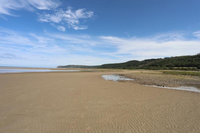 Frongoch Cottage near Pentraeth, Anglesey. Two-bedroom cottage enjoying sea views. Woodburning stove