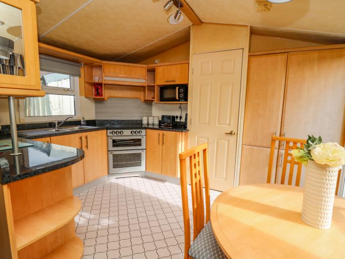 Animal Sanctuary Caravan Stay, Crymych