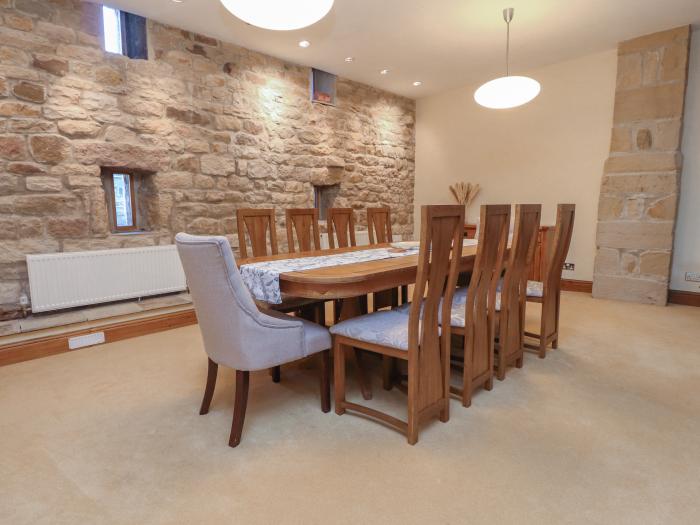 Grains Barn Farm, Fence, Lancashire. Close to amenities. Smart TV. Woodburning stove. Large. Garden.