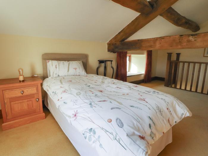 Grains Barn Farm, Fence, Lancashire. Close to amenities. Smart TV. Woodburning stove. Large. Garden.