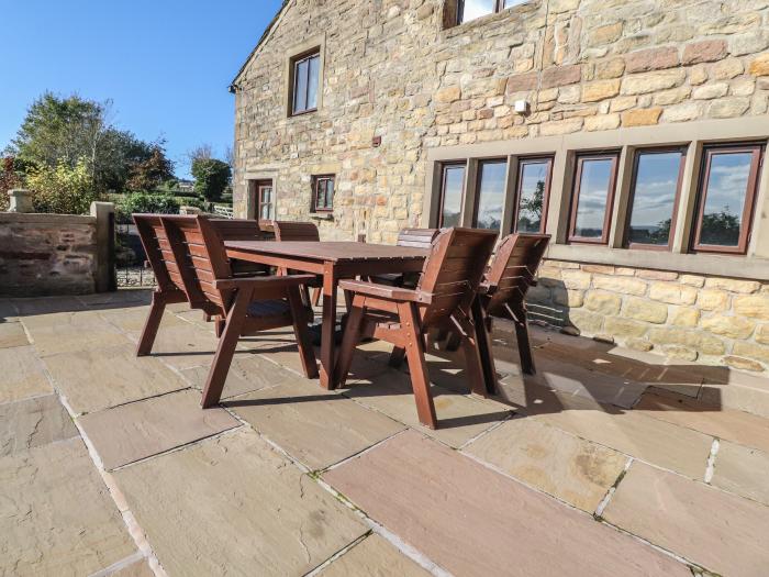 Grains Barn Farm, Fence, Lancashire. Close to amenities. Smart TV. Woodburning stove. Large. Garden.